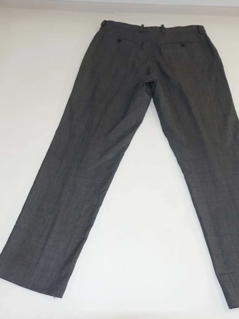 Banana Republic Men's 2 Button Suit Size 44 Regular 34 x 31 Medium Gray Plaid R